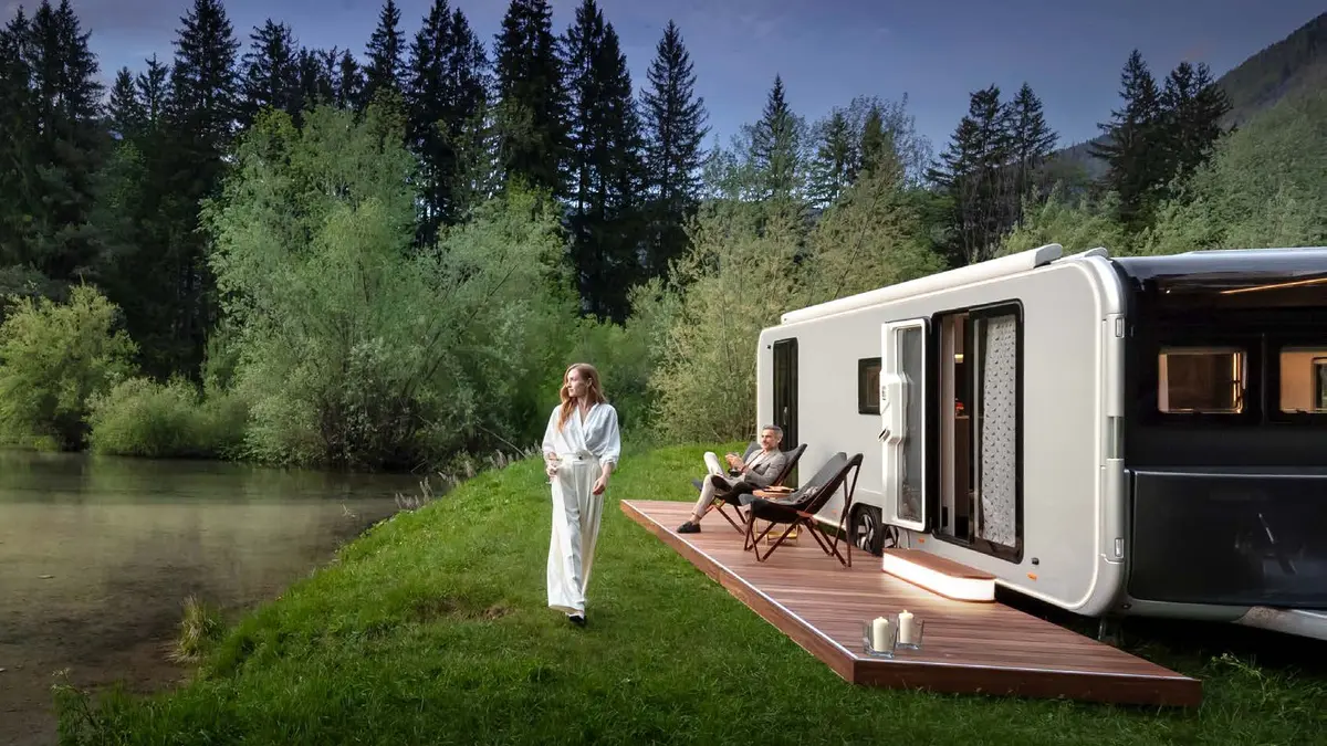 Exklusiver ADRIA ASTELLA Wohnwagen am See